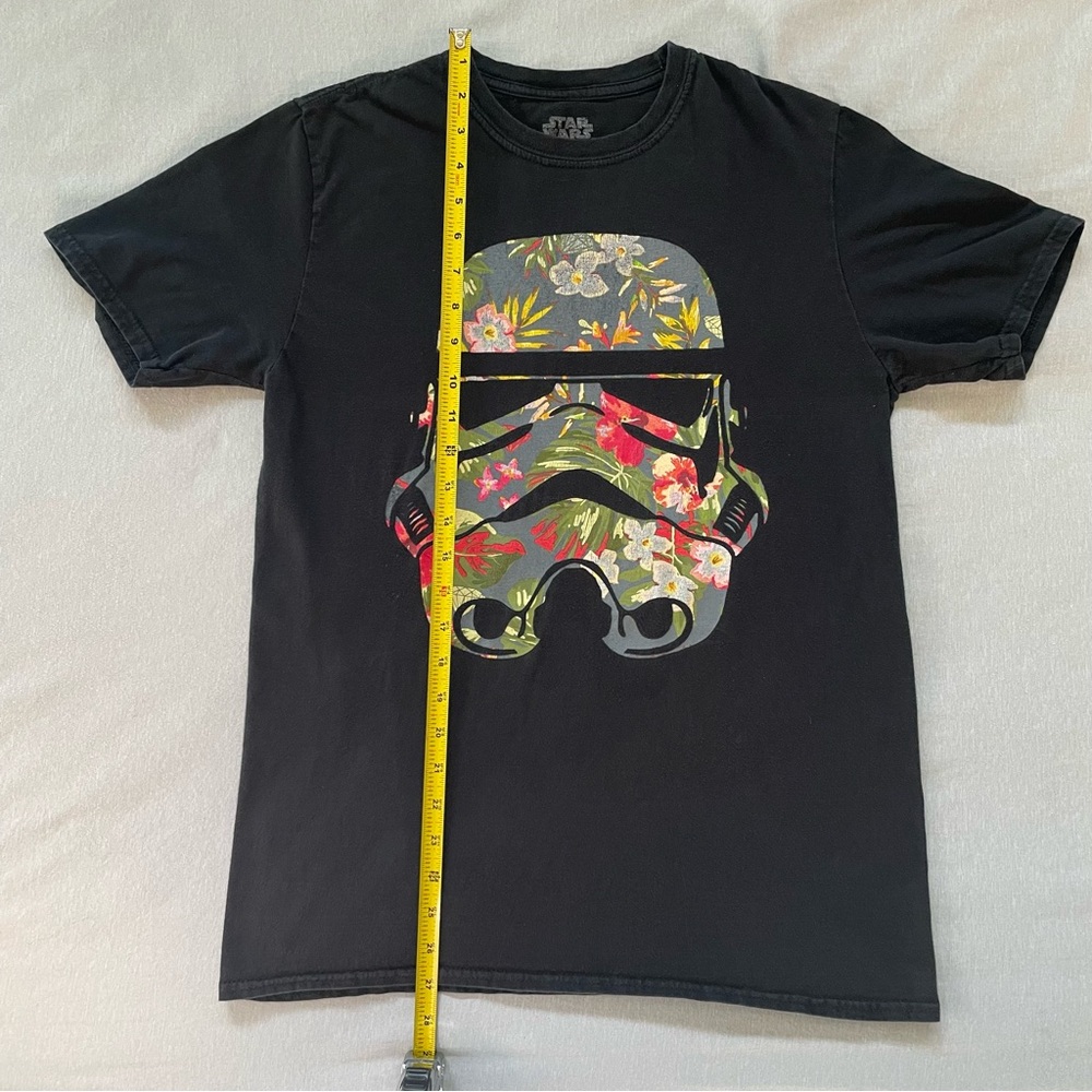 Star Wars Tropical Stormtrooper Floral Print Short Sleeve T-Shirt Medium - Picture 4 of 9